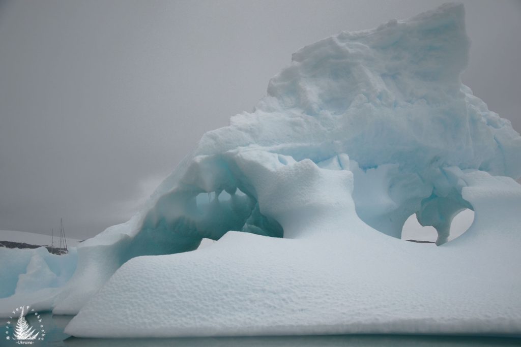 iceberg antarctica