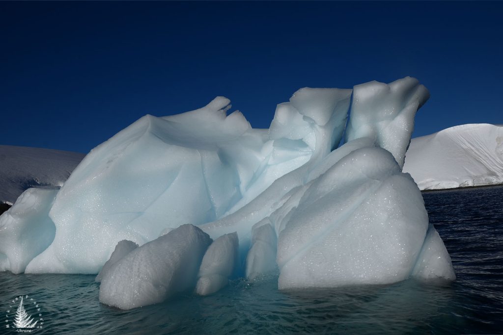 Pictures of beautiful icebergs
